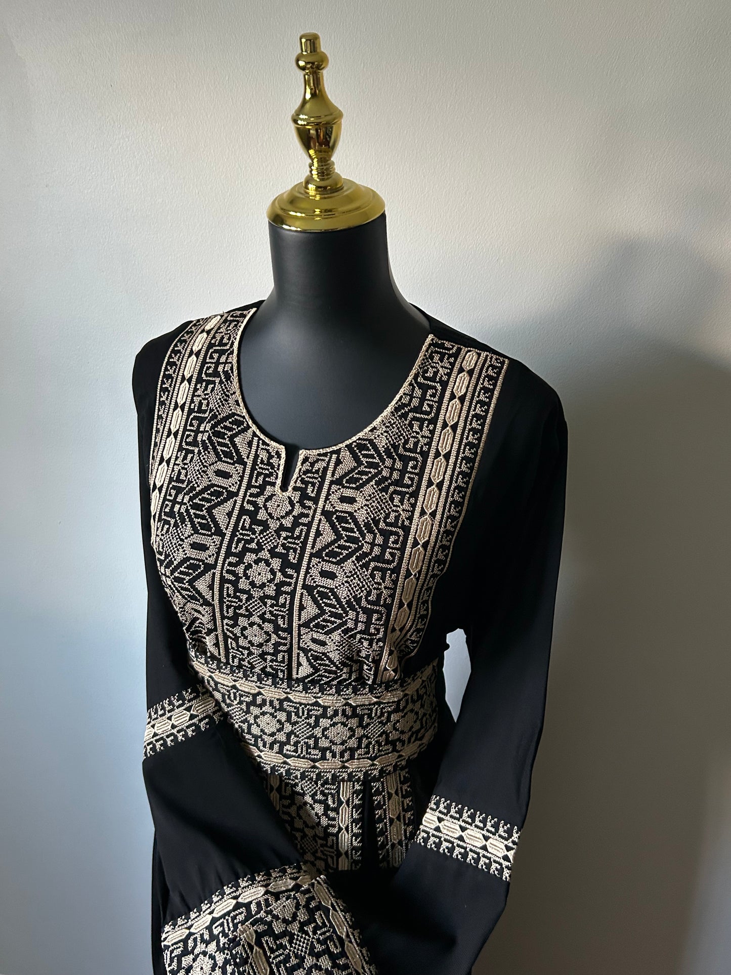 Simple Traditional Palestinian Thobe