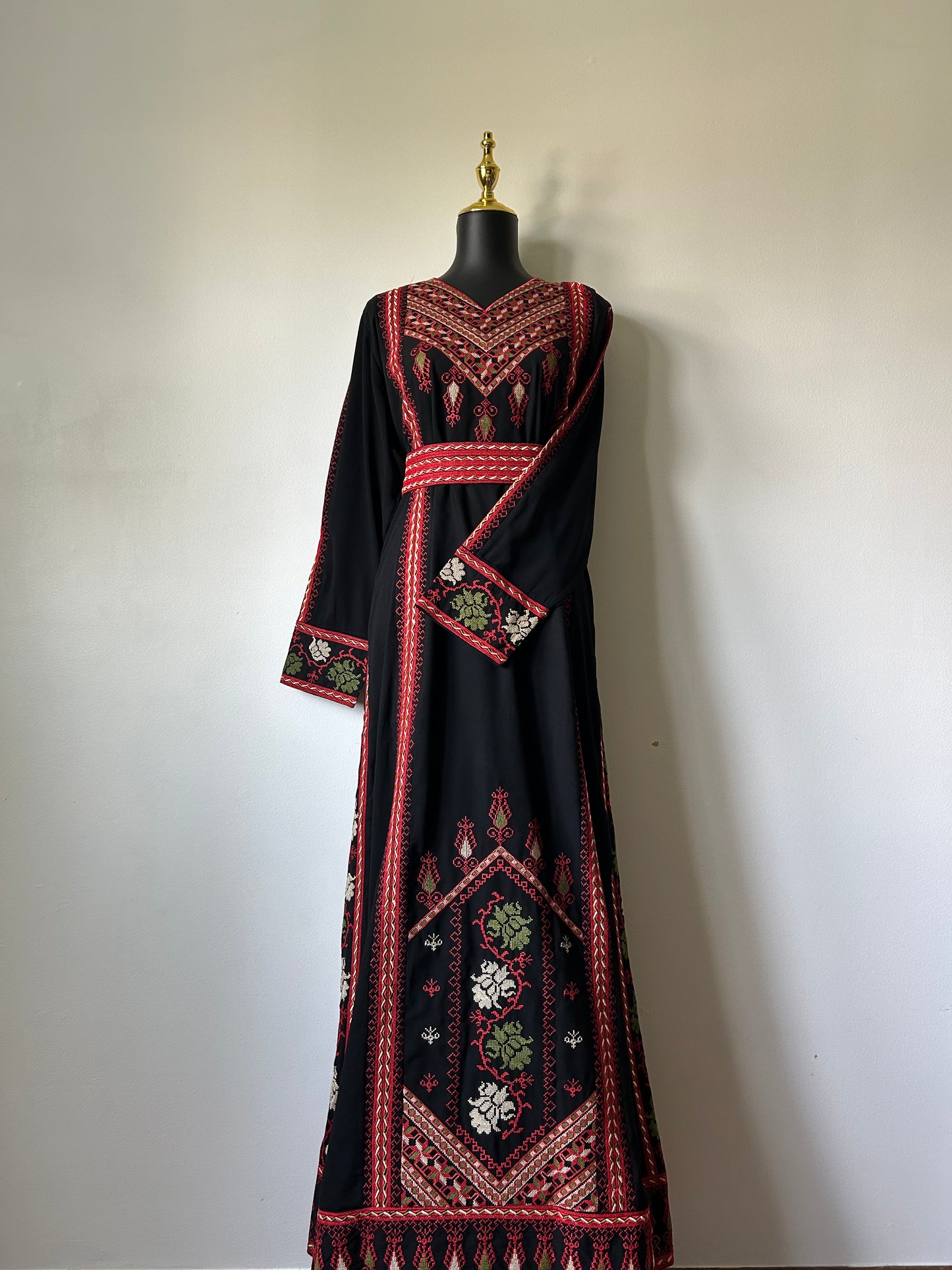 Traditional Palestinian Thobe (Front/Back Tatreez)