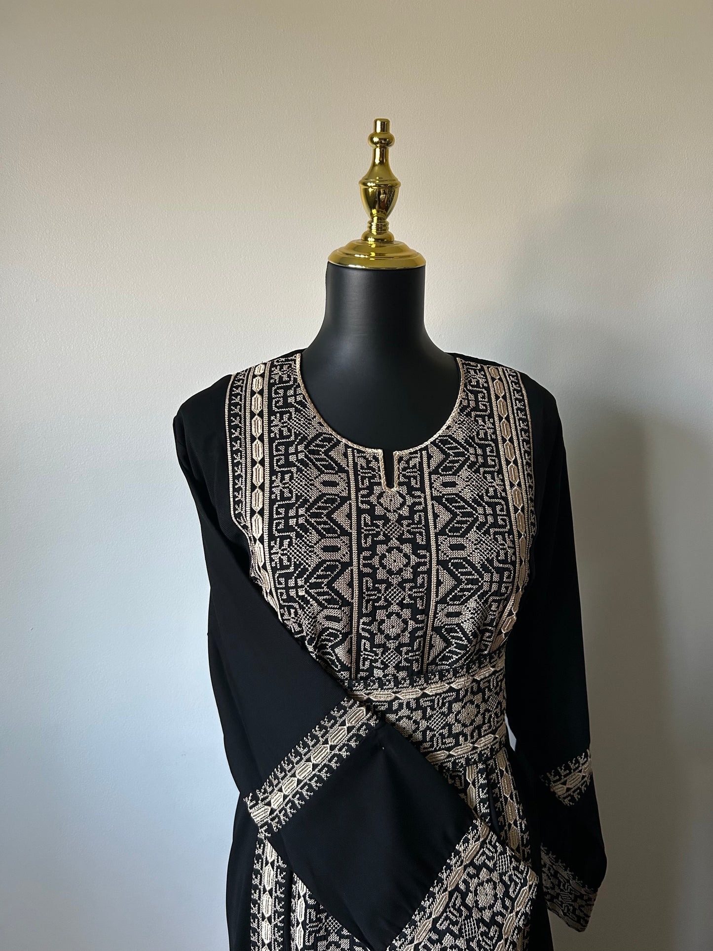 Simple Traditional Palestinian Thobe