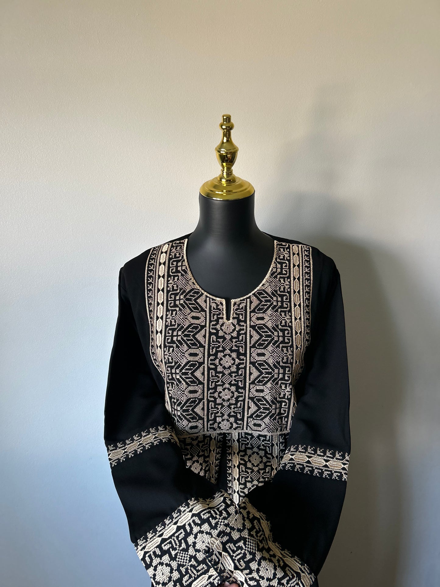 Simple Traditional Palestinian Thobe