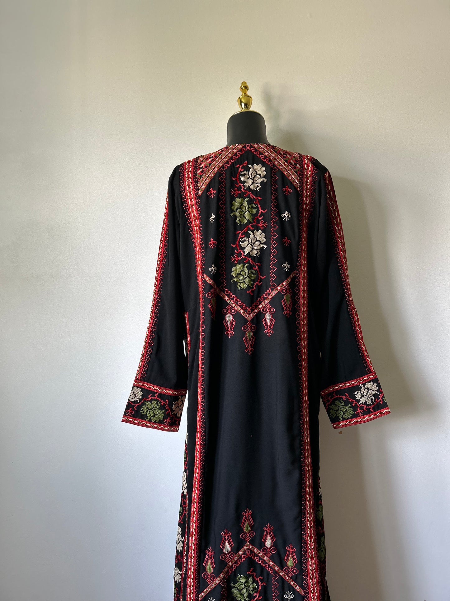 Traditional Palestinian Thobe (Front/Back Tatreez)