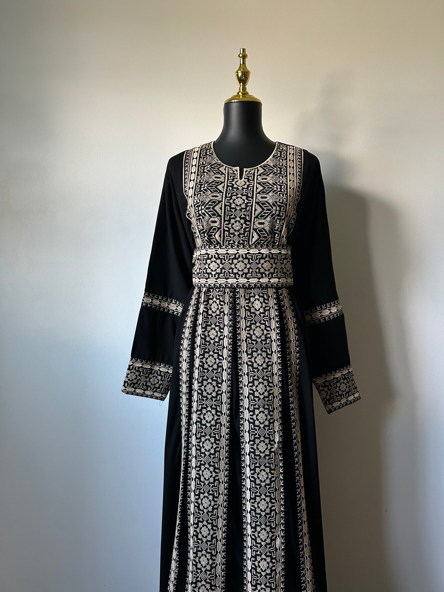 Simple Traditional Palestinian Thobe
