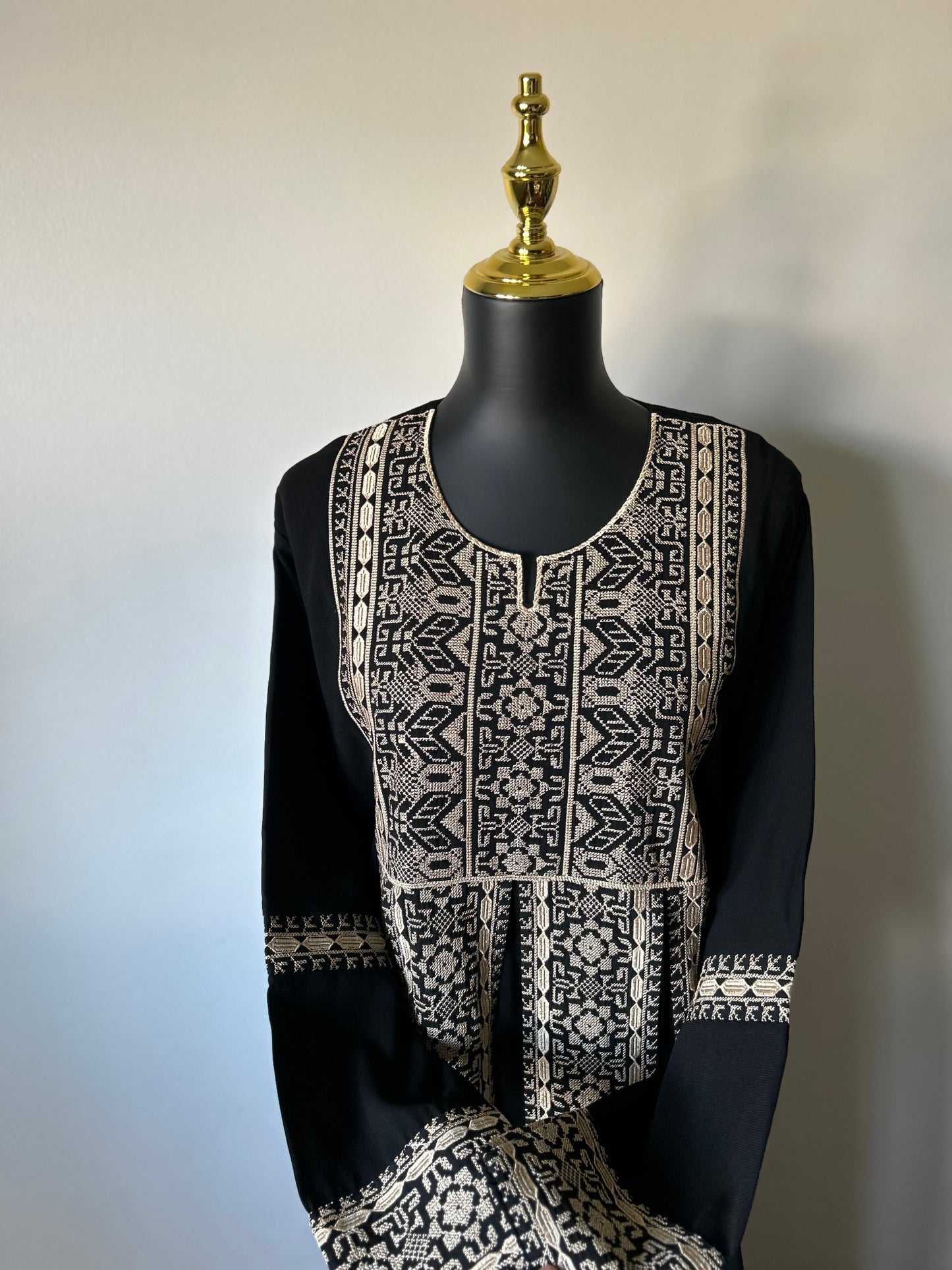 Simple Traditional Palestinian Thobe
