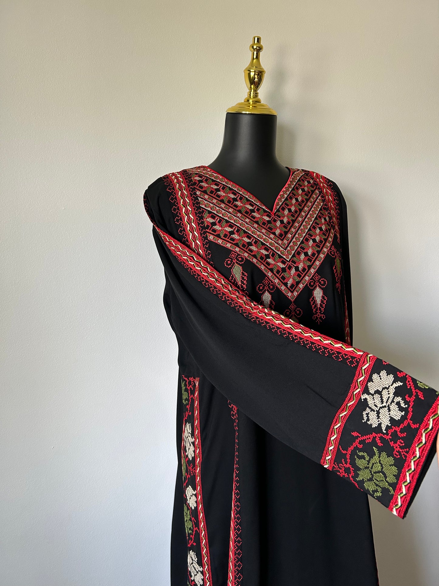 Traditional Palestinian Thobe (Front/Back Tatreez)